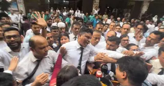 আদালতপাড়ায় সাংবাদিকদের ওপর চড়াও আইনজীবীরা